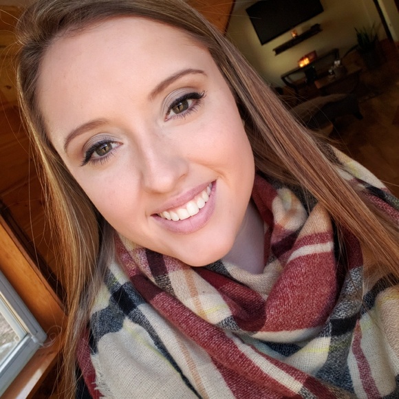 Meet your Posher, Melisa - Picture 1 of 1